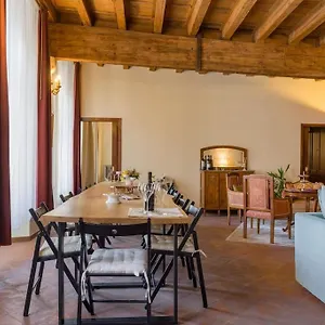 Magnificent 1800 In The Heart Of Apartment