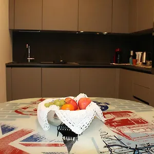 Al Grattacielotrenta Apartment
